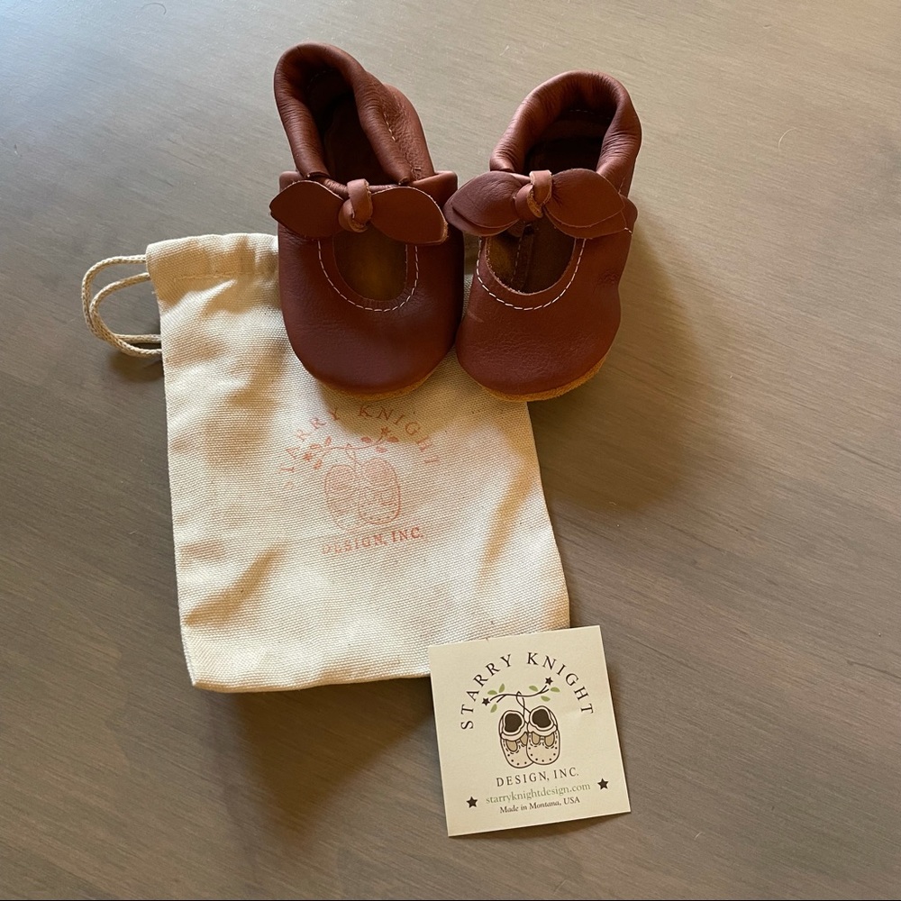Starry Knight leather moccasins NWT size 6